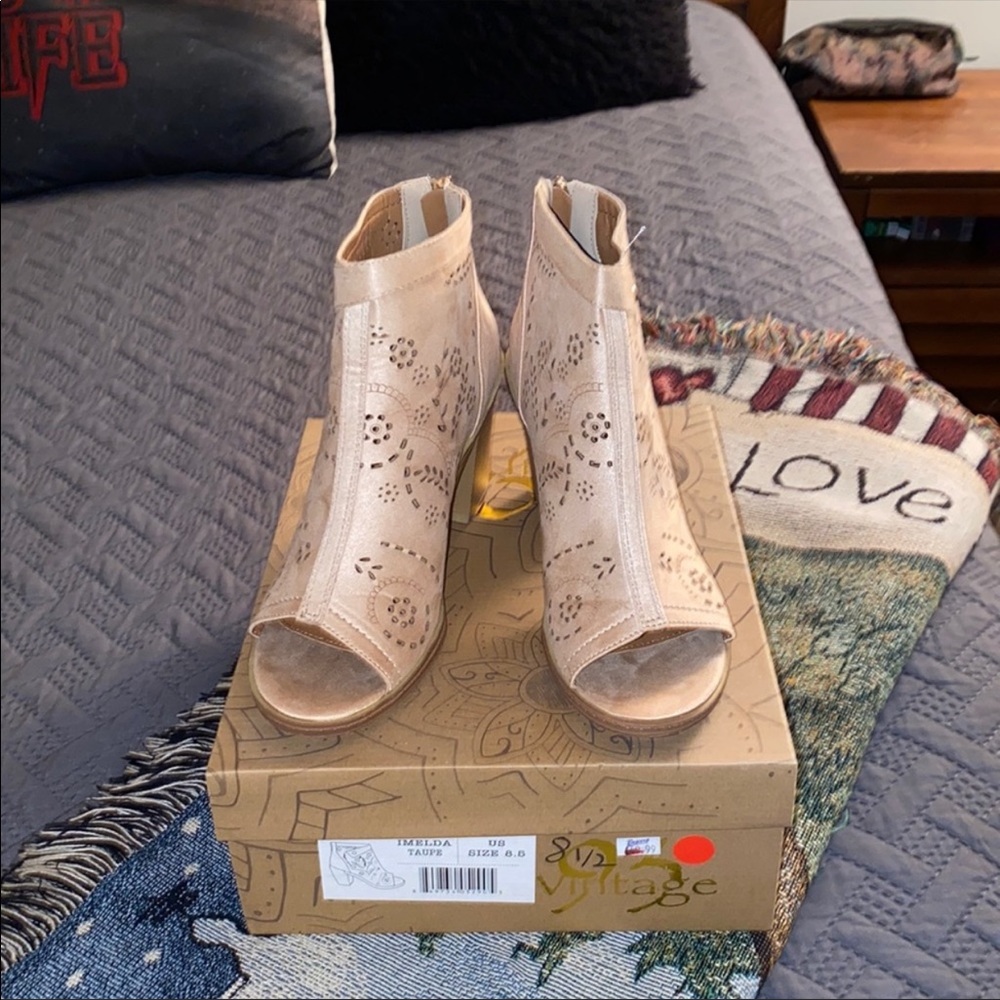 Vintage 93 heels